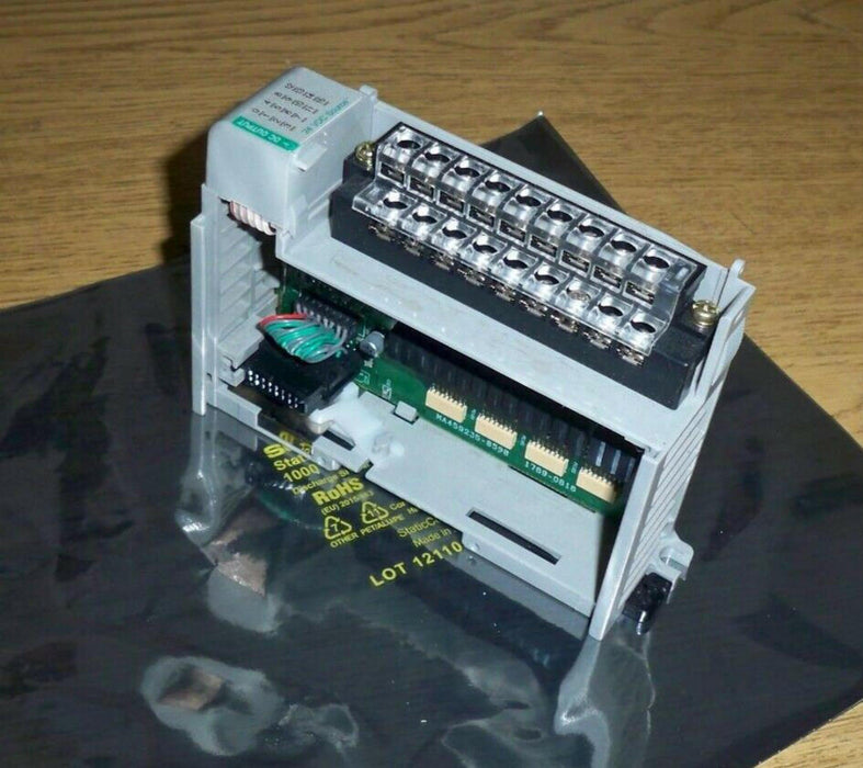 1769-OB16 Allen Bradley Series B Output Module 1769OB16